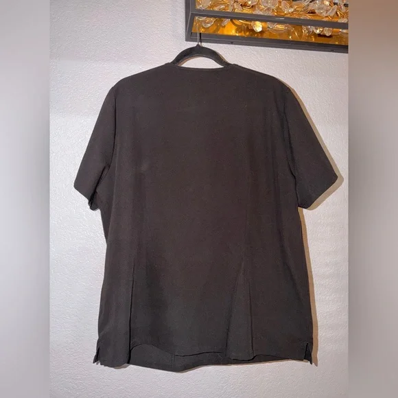 Figs Women's XXL Casma Black Scrub Top - Picture 2 of 7